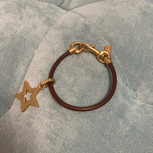 Leather and gold bracelet